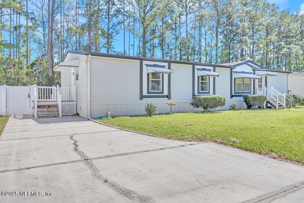 333 SHADY OAK Circle
