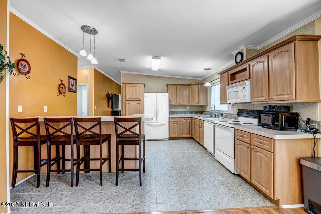 333 SHADY OAK Circle