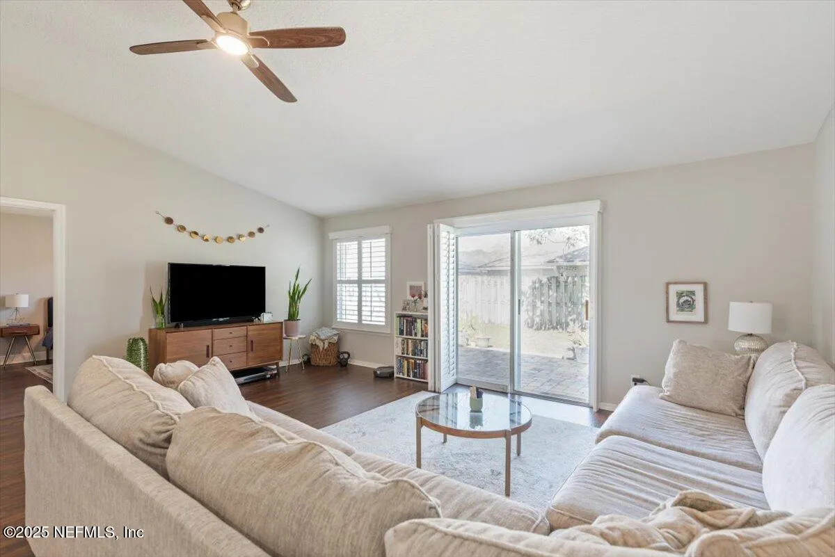 Jacksonville, Florida 32224, United States, 3 Bedrooms Bedrooms, ,2 BathroomsBathrooms,Residential,Pending,5831