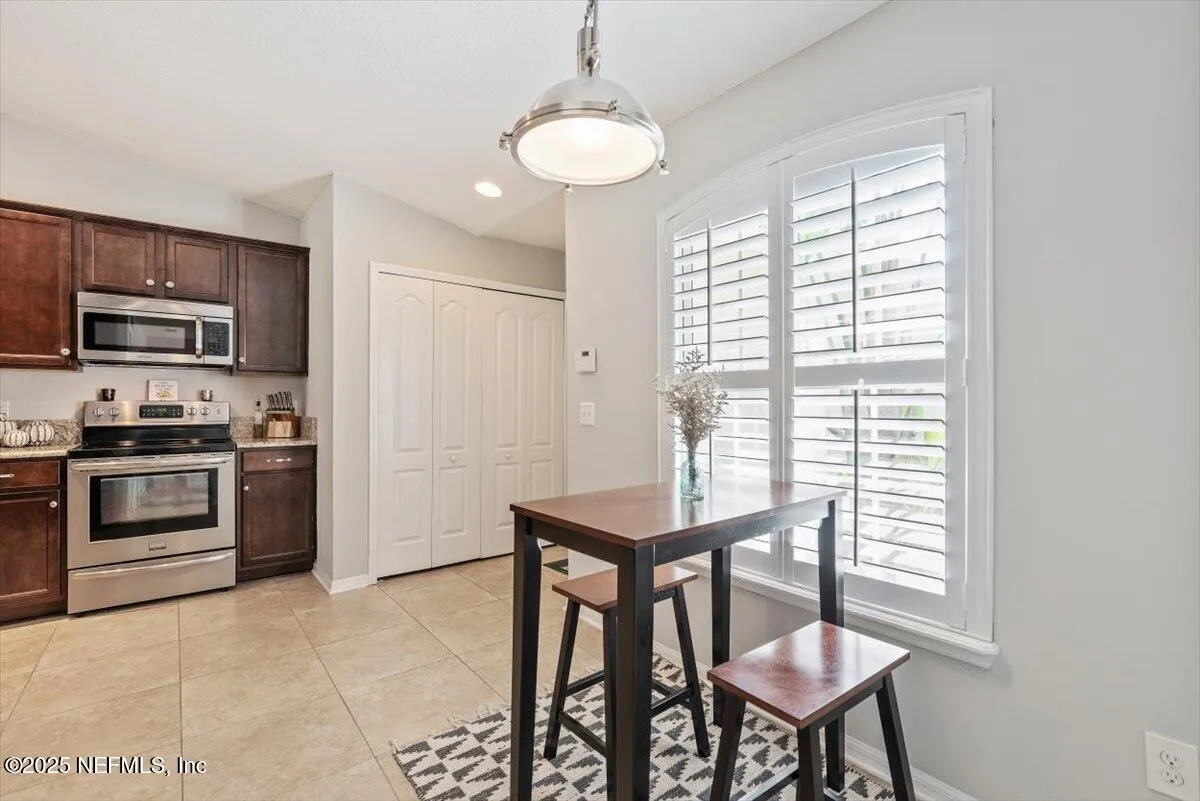 Jacksonville, Florida 32224, United States, 3 Bedrooms Bedrooms, ,2 BathroomsBathrooms,Residential,Pending,5831