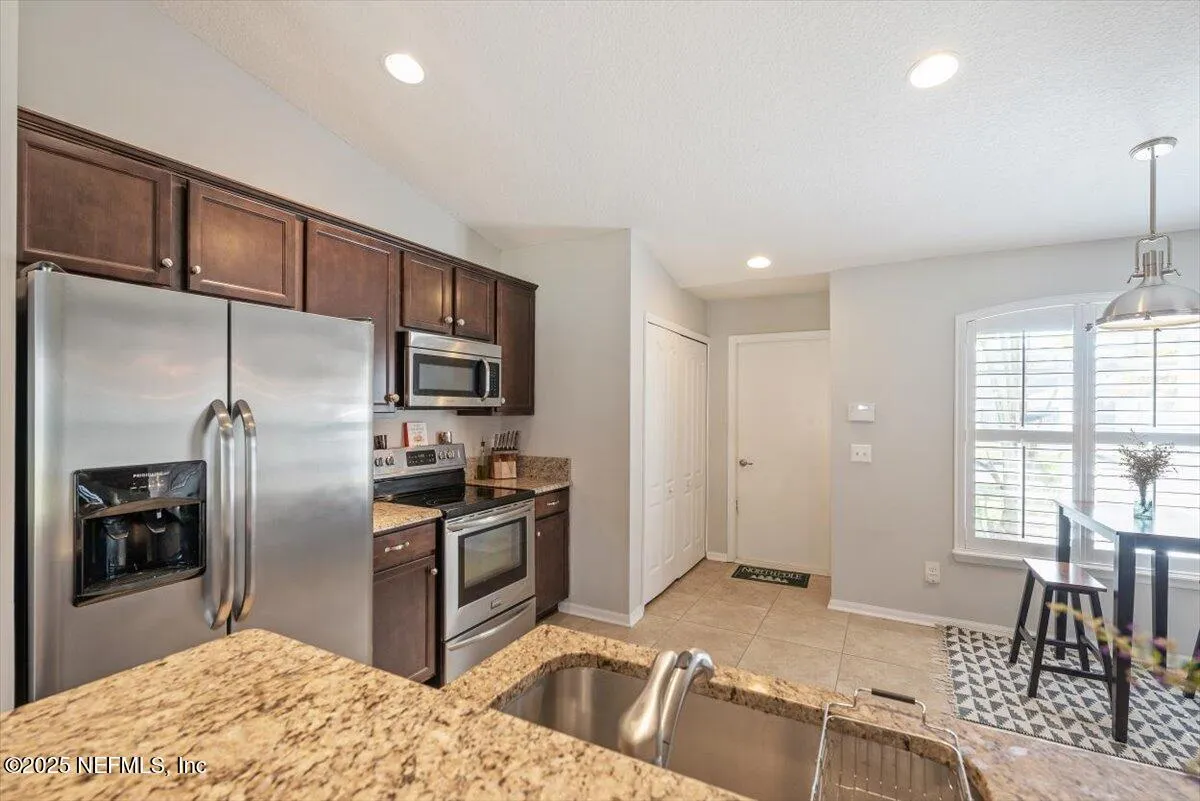 Jacksonville, Florida 32224, United States, 3 Bedrooms Bedrooms, ,2 BathroomsBathrooms,Residential,Pending,5831