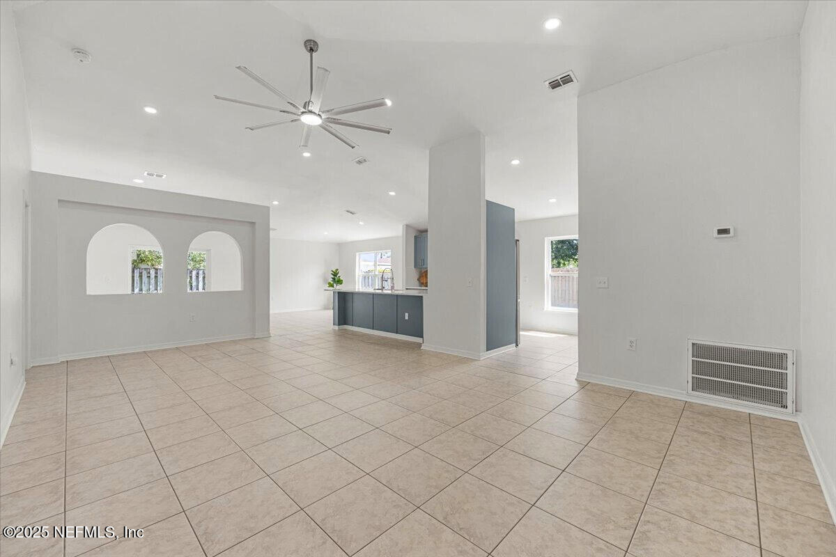 11152 TIVERTON Court