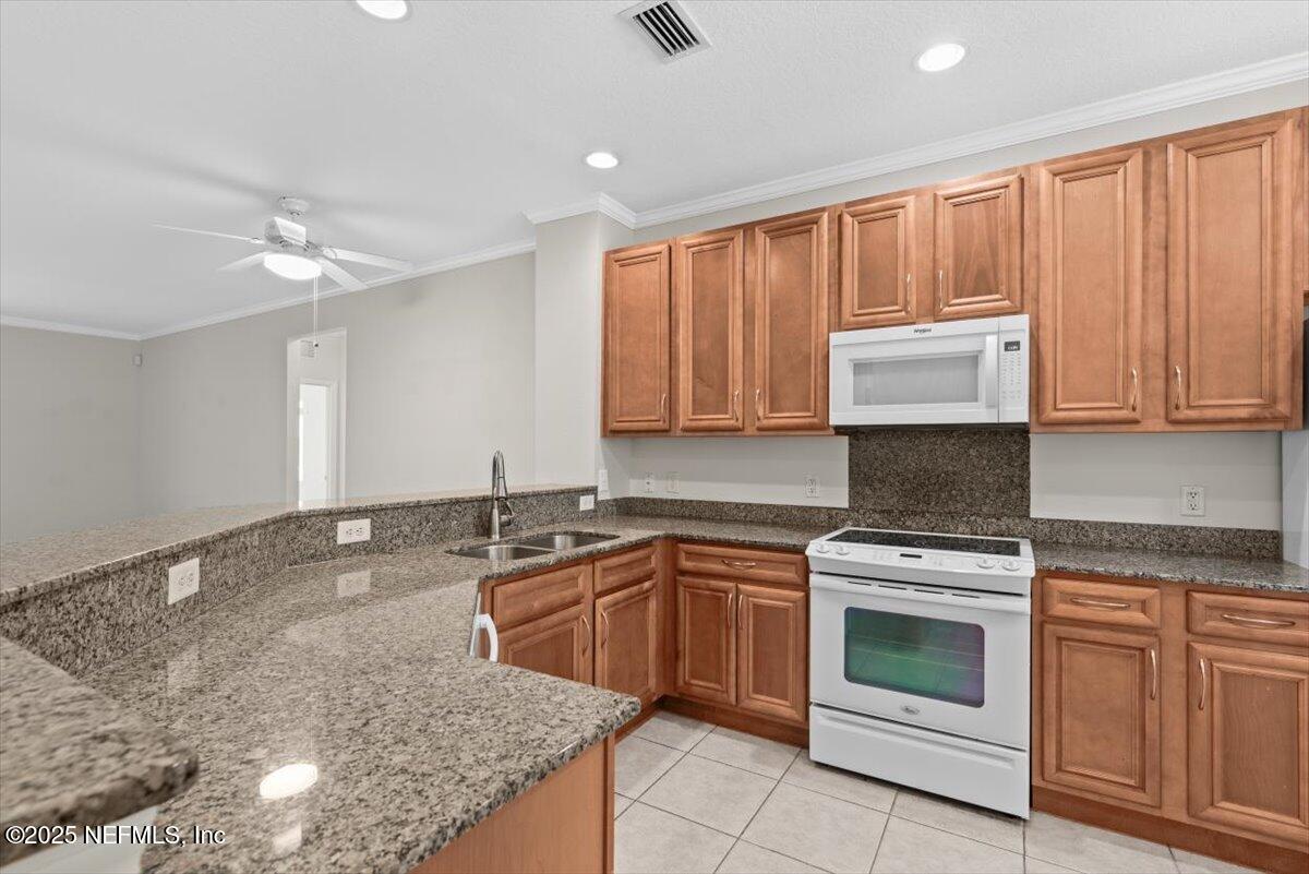 195 BAYBERRY Circle 806