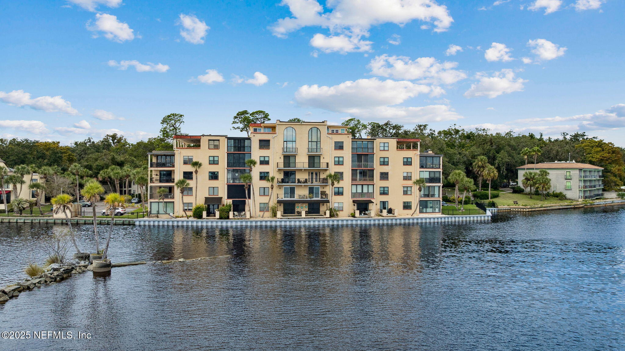 2199 ASTOR Street 302