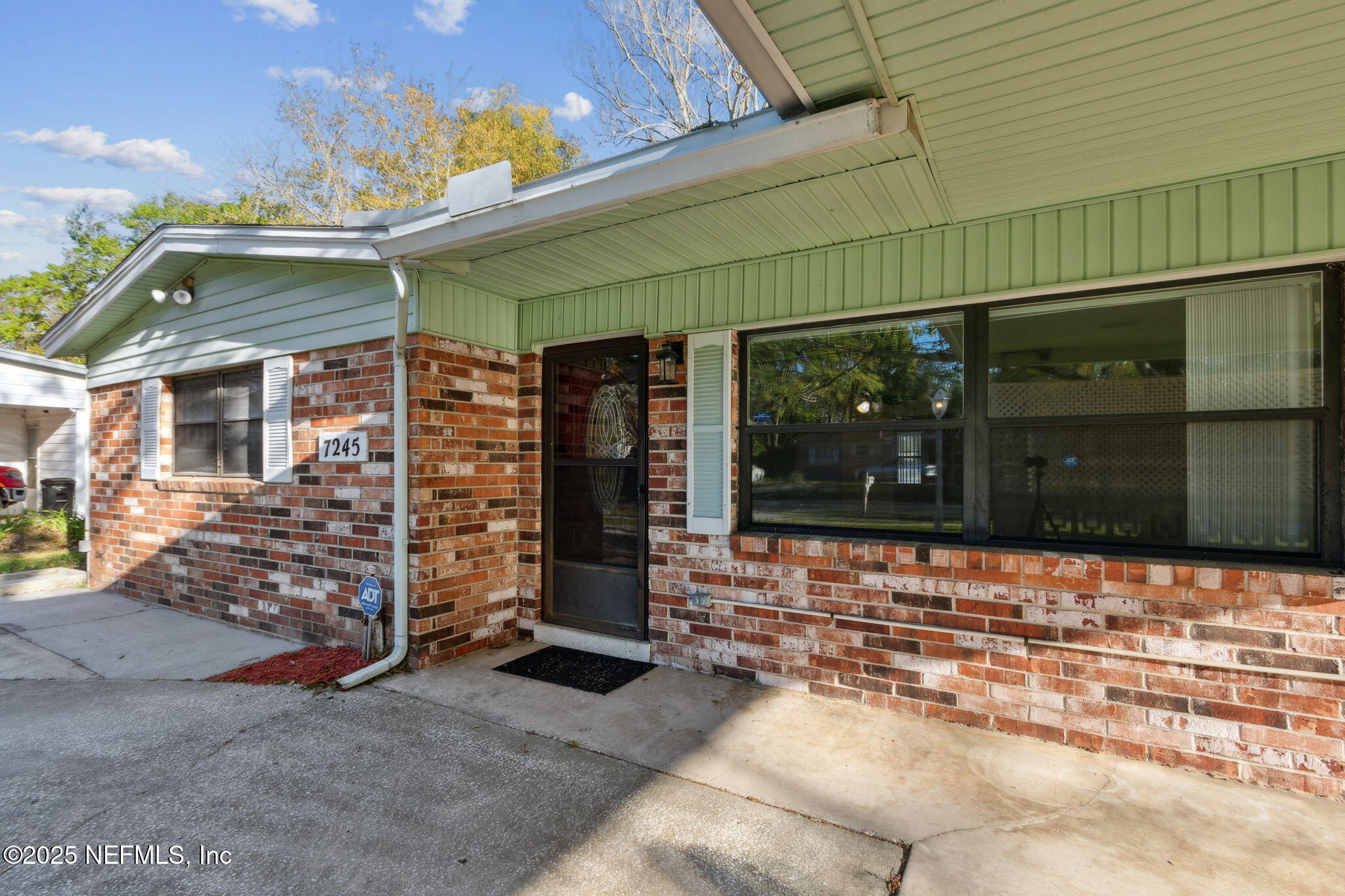 7245 ZAPATA Drive