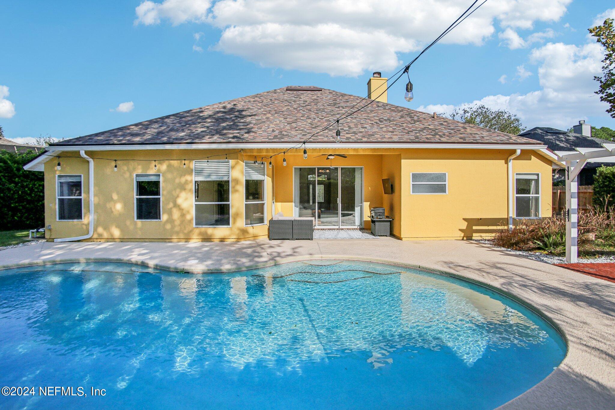 1925 BARHAM Court