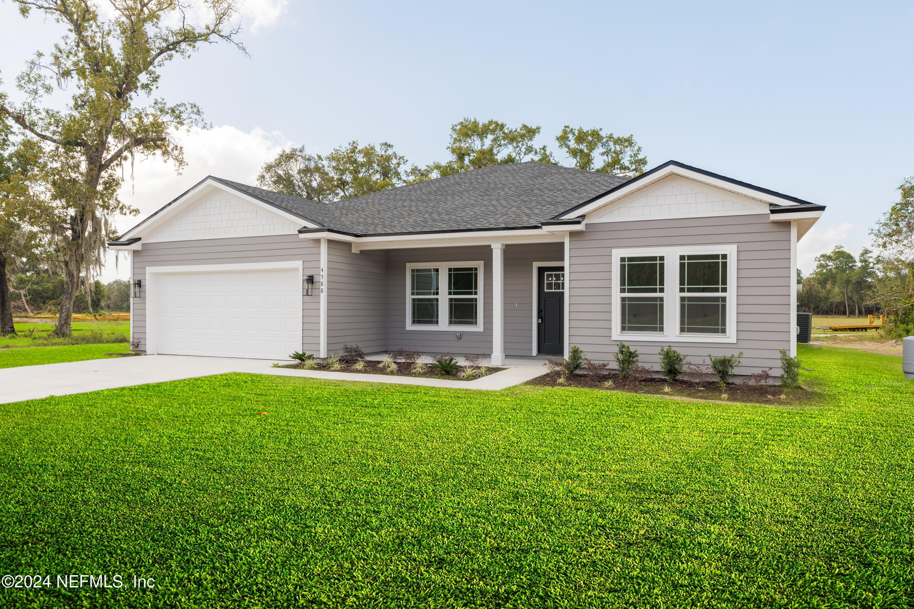5545 BUZZIE Lane