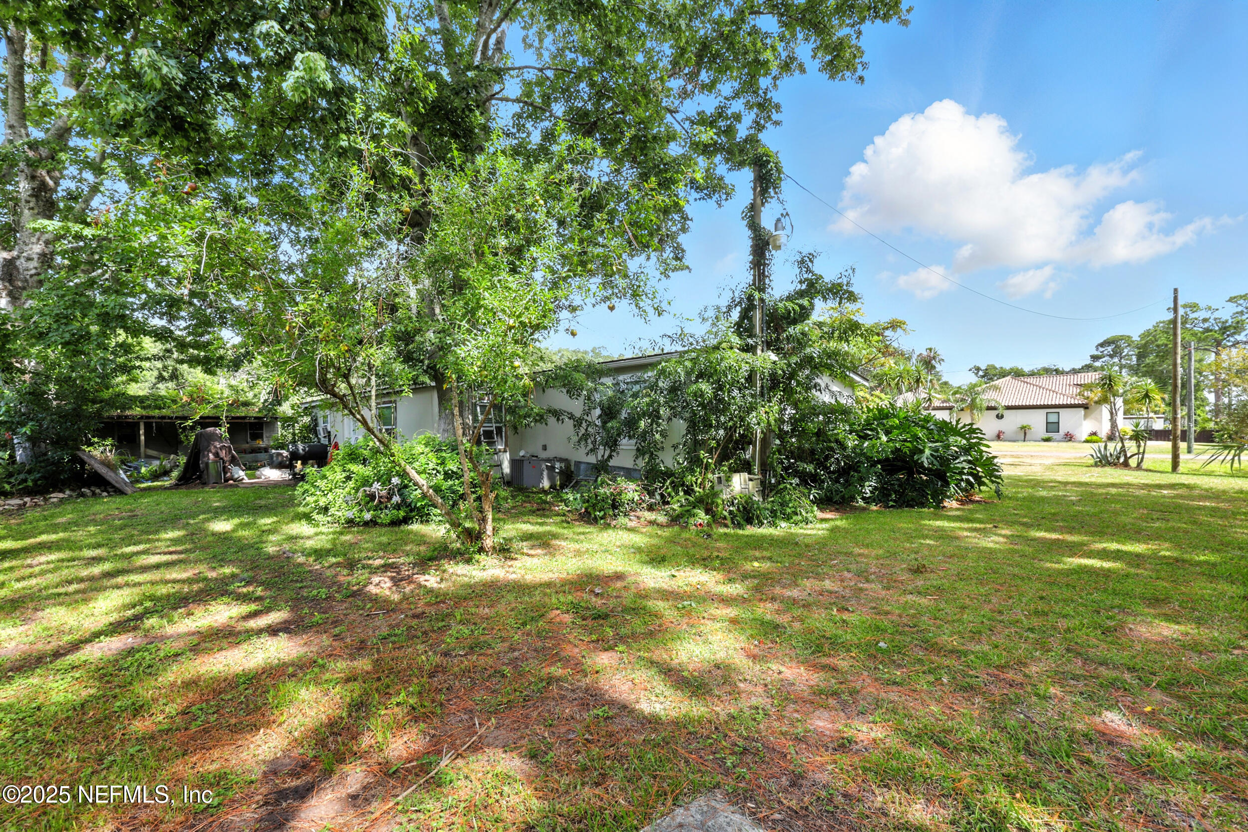 884 ROBIN HOOD Drive