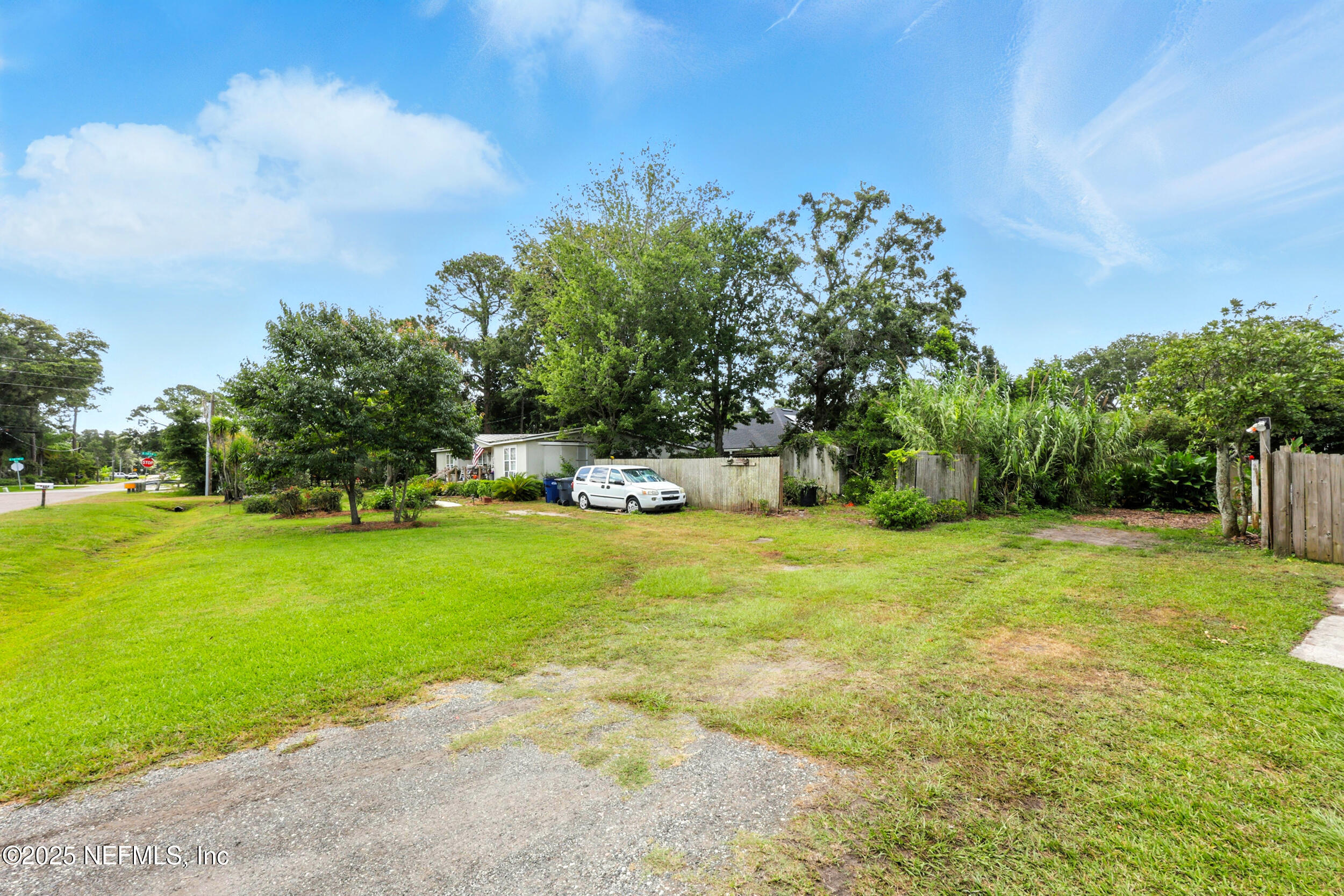884 ROBIN HOOD Drive