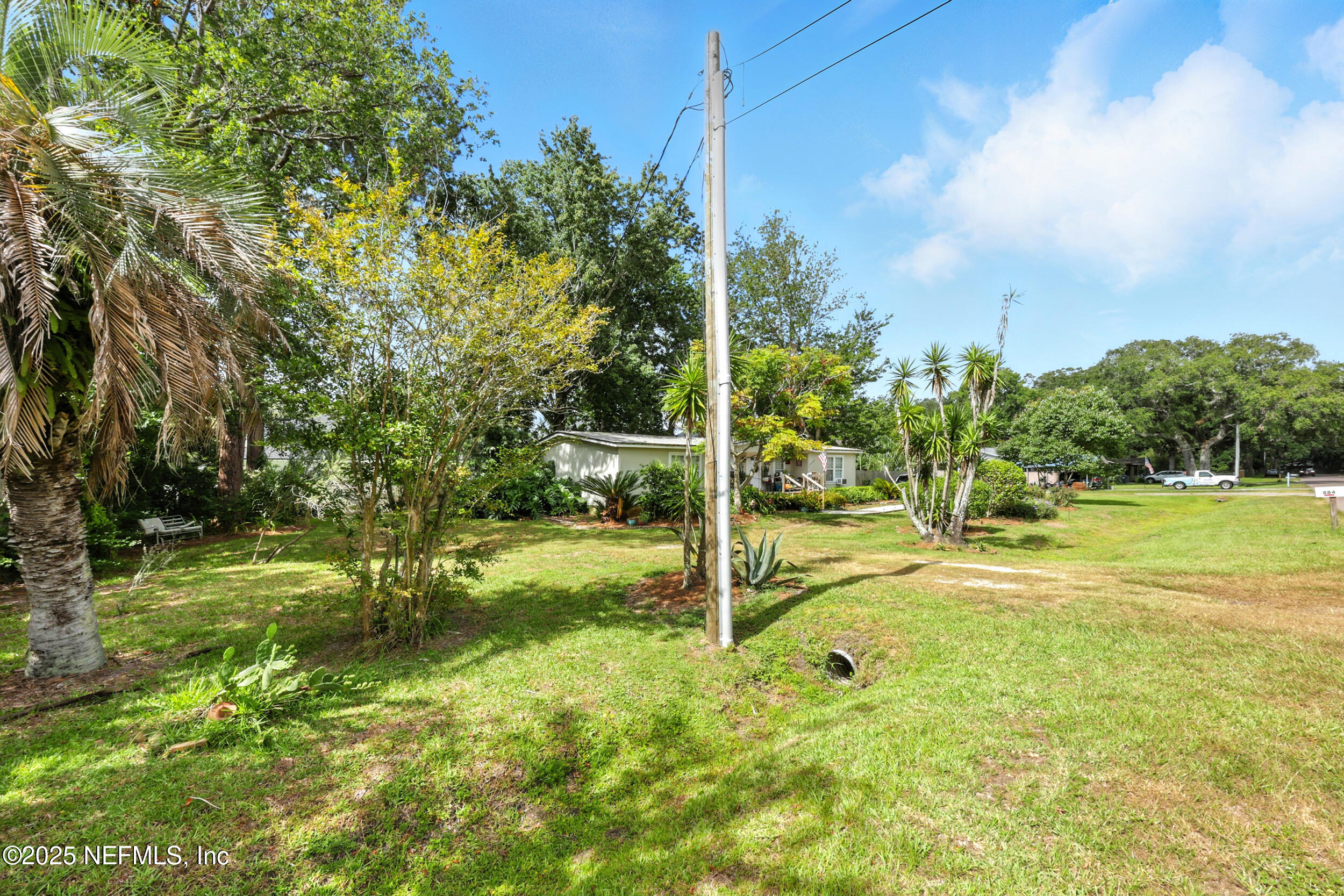 884 ROBIN HOOD Drive