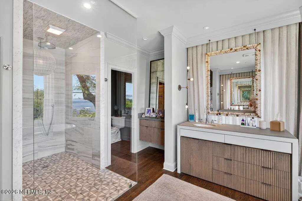 Jacksonville, Florida, 32207, United States, 5 Bedrooms Bedrooms, ,6 BathroomsBathrooms,Residential,Active,2044102