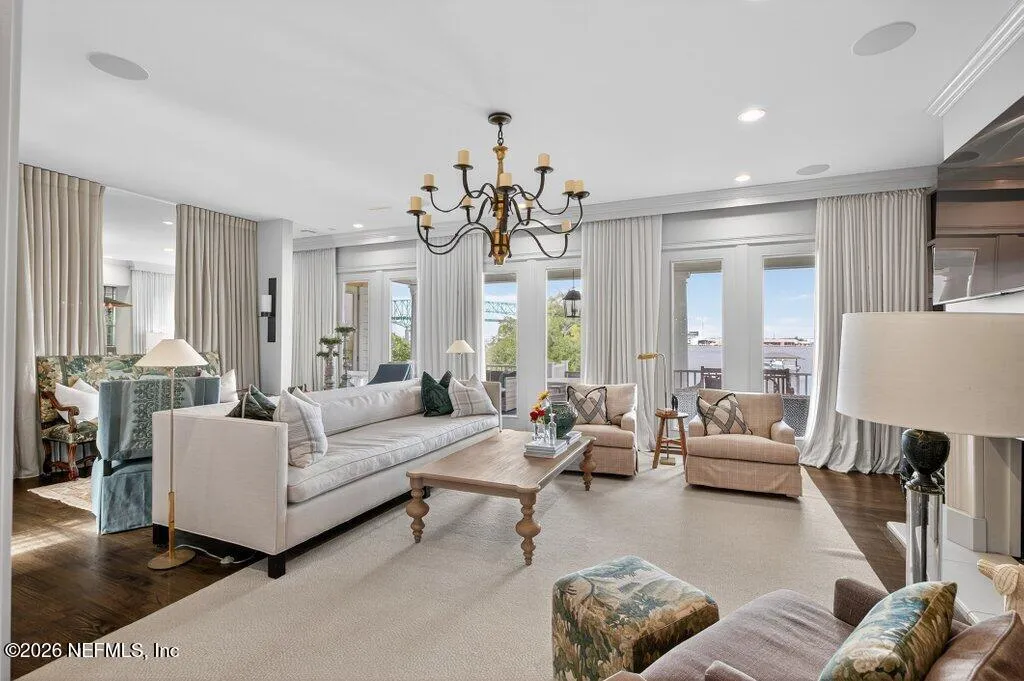 Jacksonville, Florida, 32207, United States, 5 Bedrooms Bedrooms, ,6 BathroomsBathrooms,Residential,Active,2044102