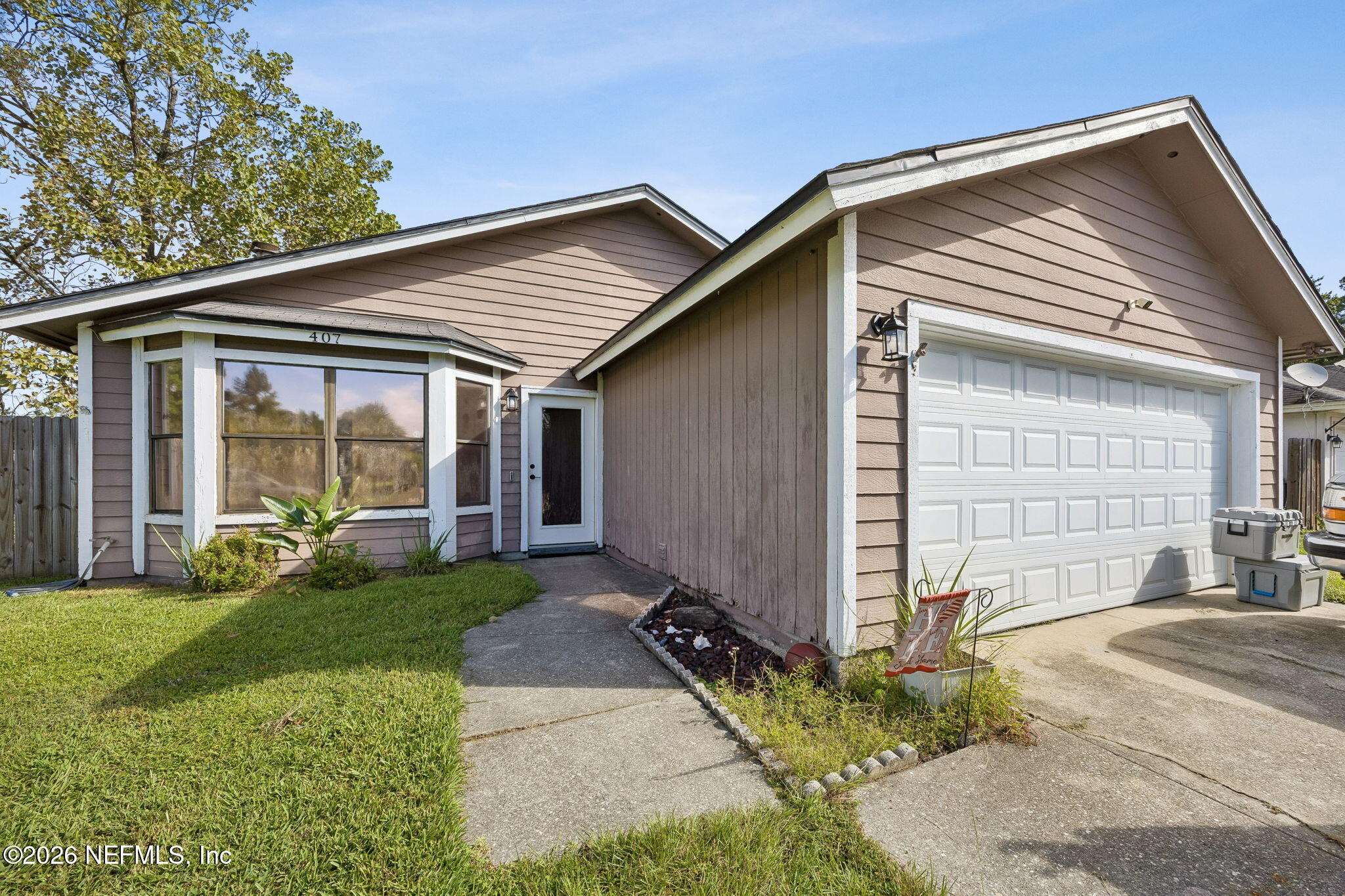 407 MOBY DICK Drive S