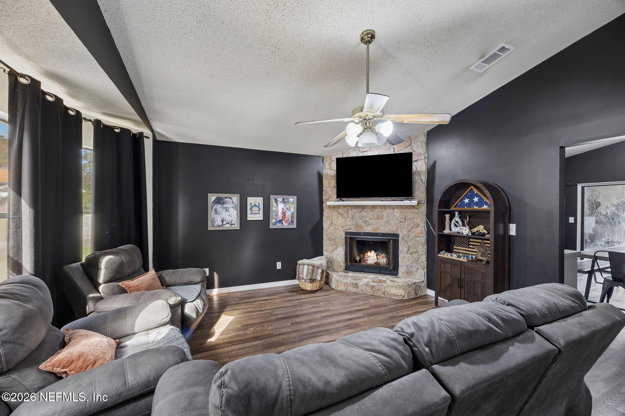 407 MOBY DICK Drive S
