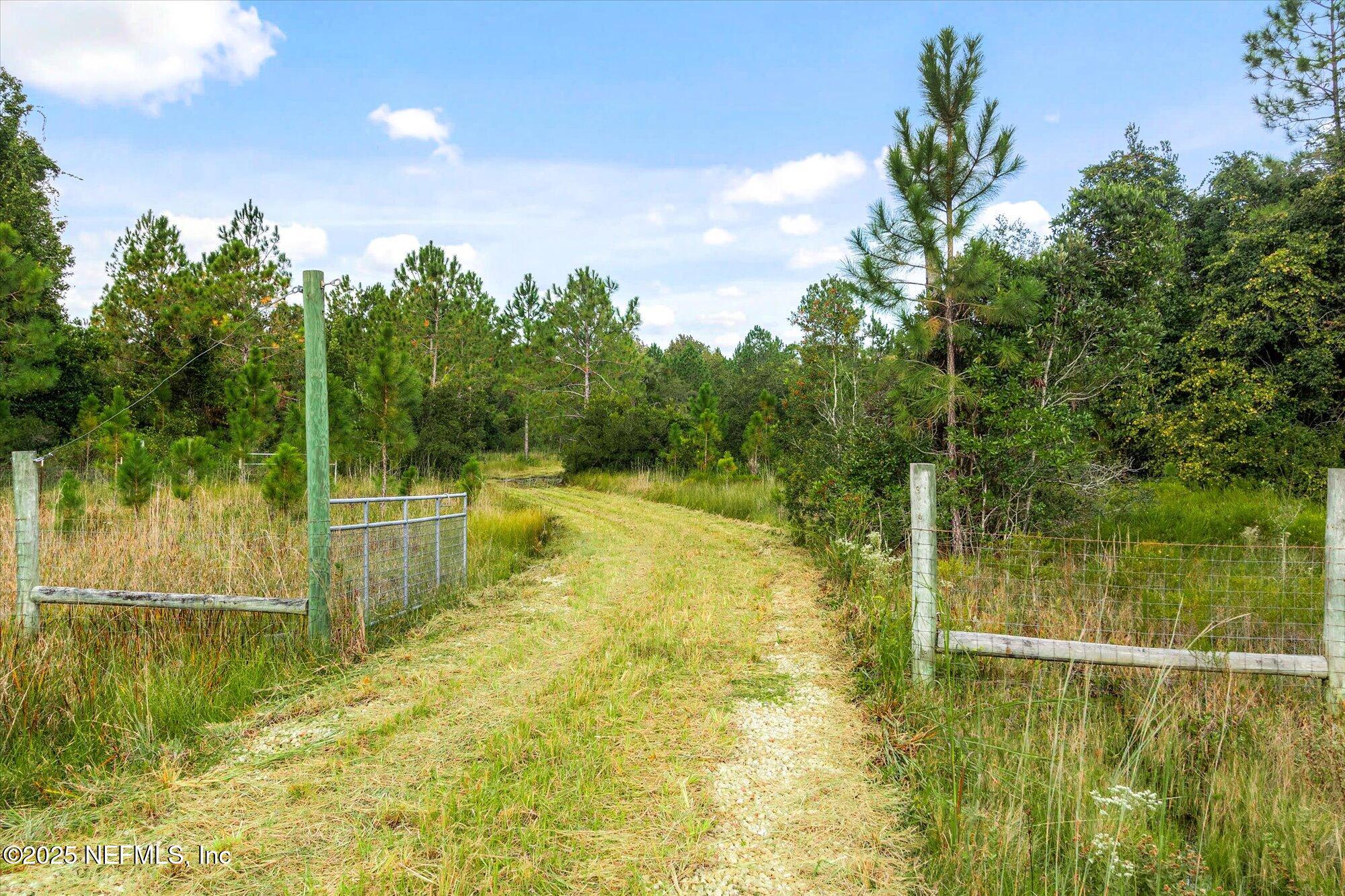 220 EAGLE CREEK Road