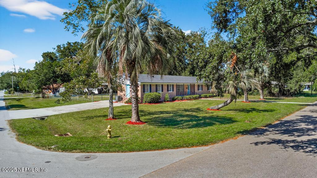 9414 CARBONDALE Drive E