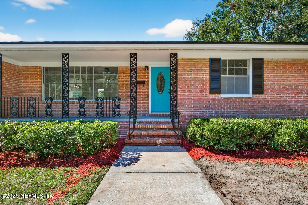 9414 CARBONDALE Drive E