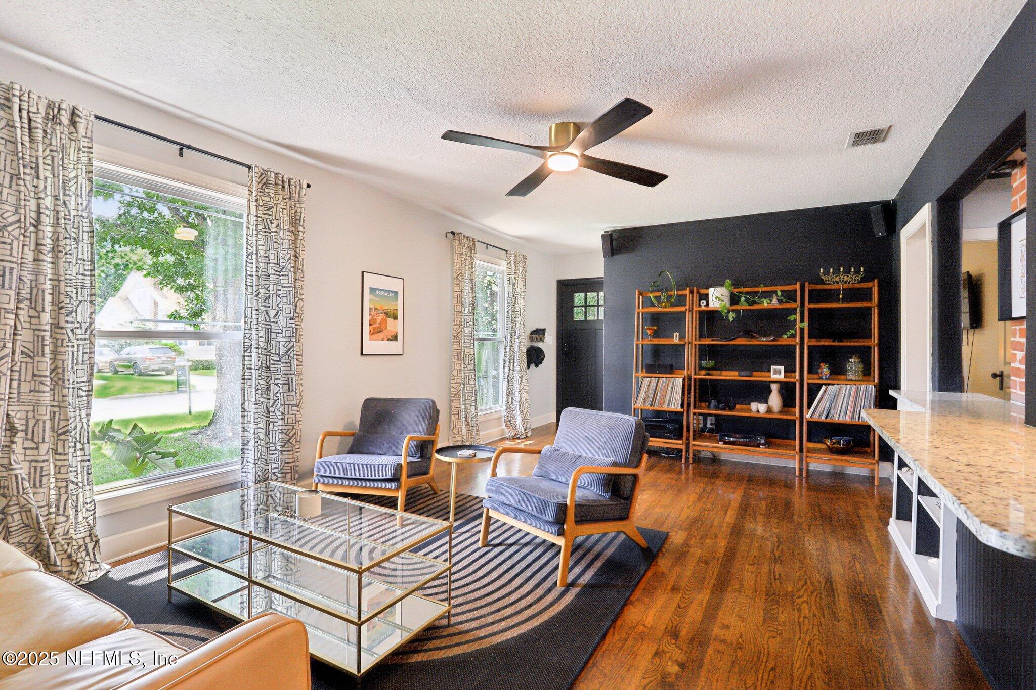 4241 LEXINGTON Avenue