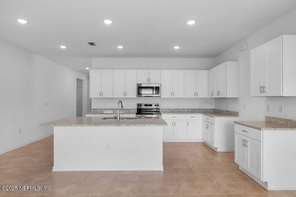 8131 ARCHIBALD Terrace