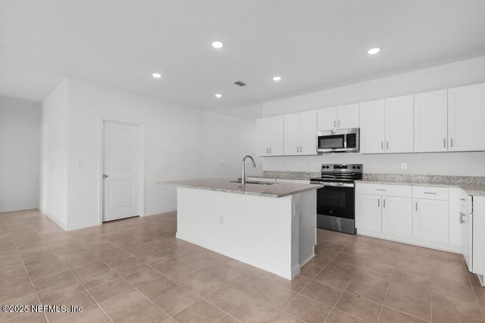 8131 ARCHIBALD Terrace