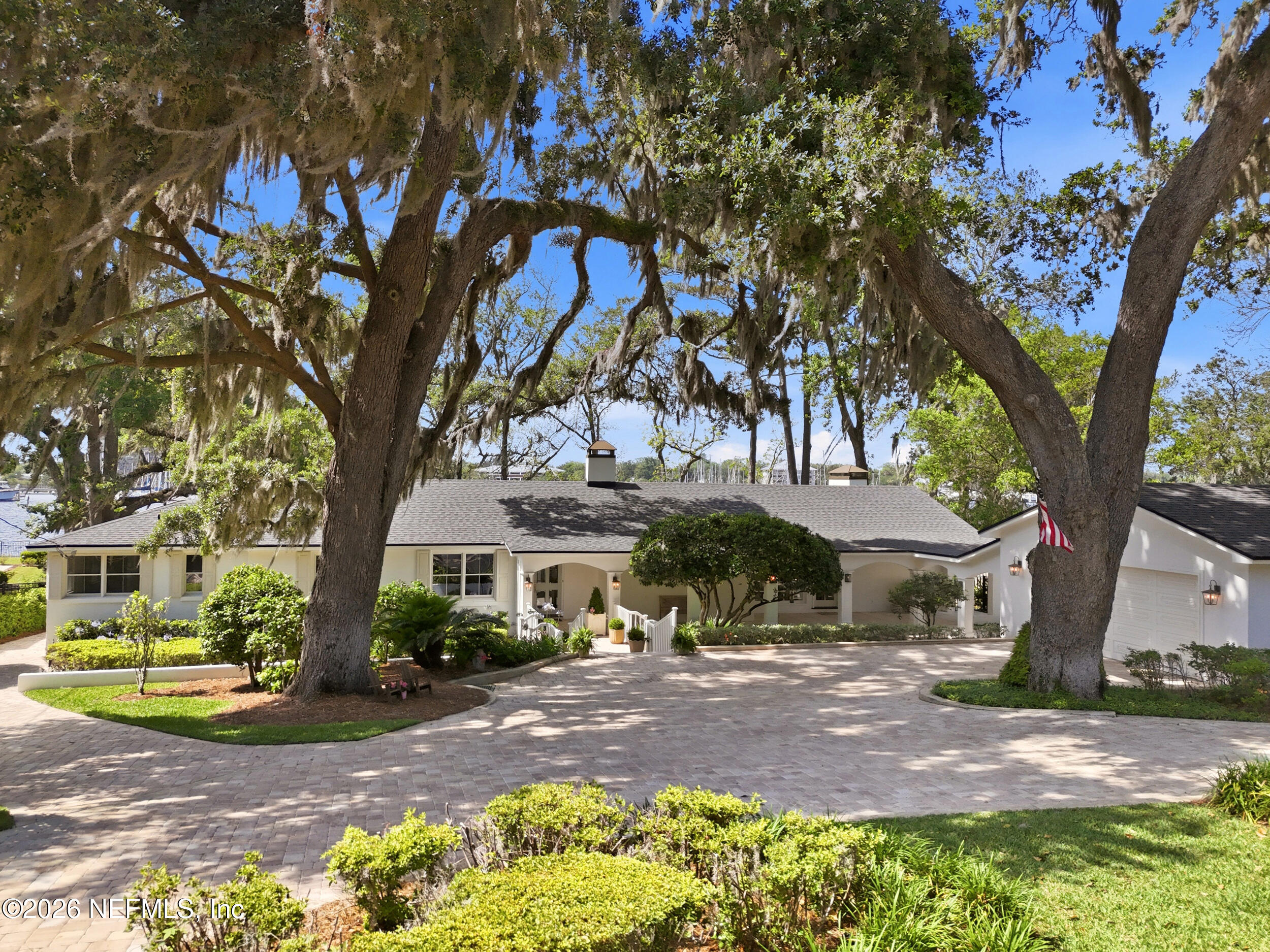 4422 MCGIRTS Boulevard
