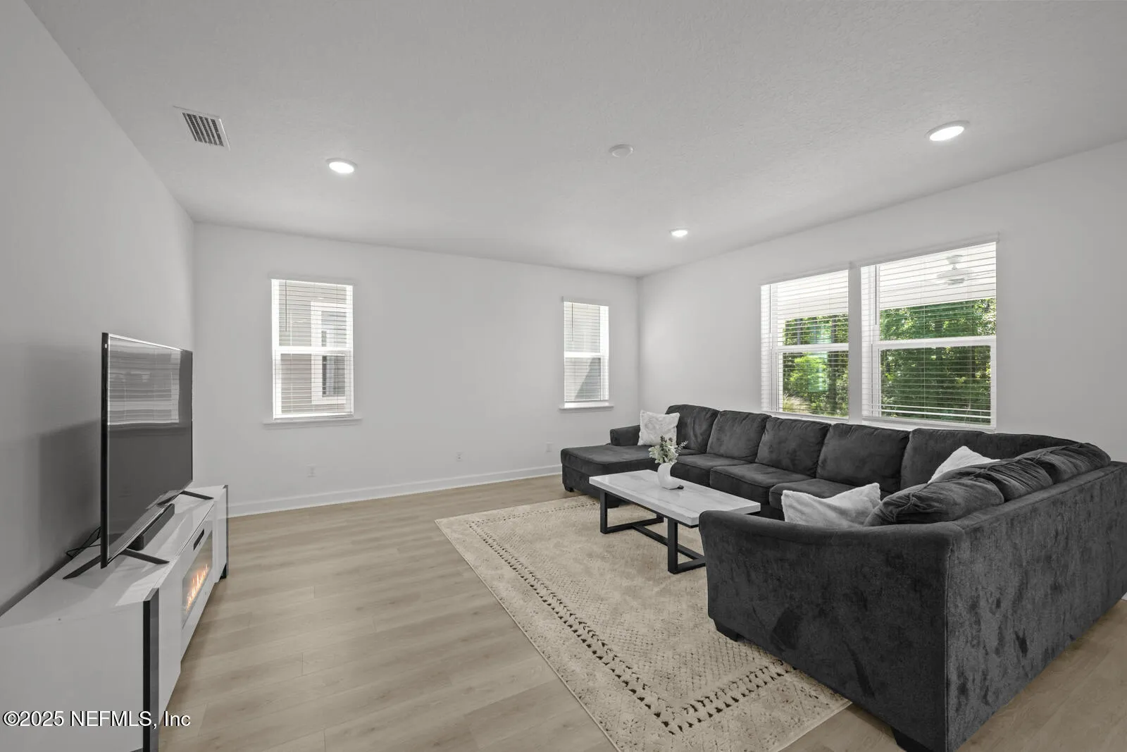 Yulee, Florida 32097, United States, 5 Bedrooms Bedrooms, ,3 BathroomsBathrooms,Residential,Active,242076