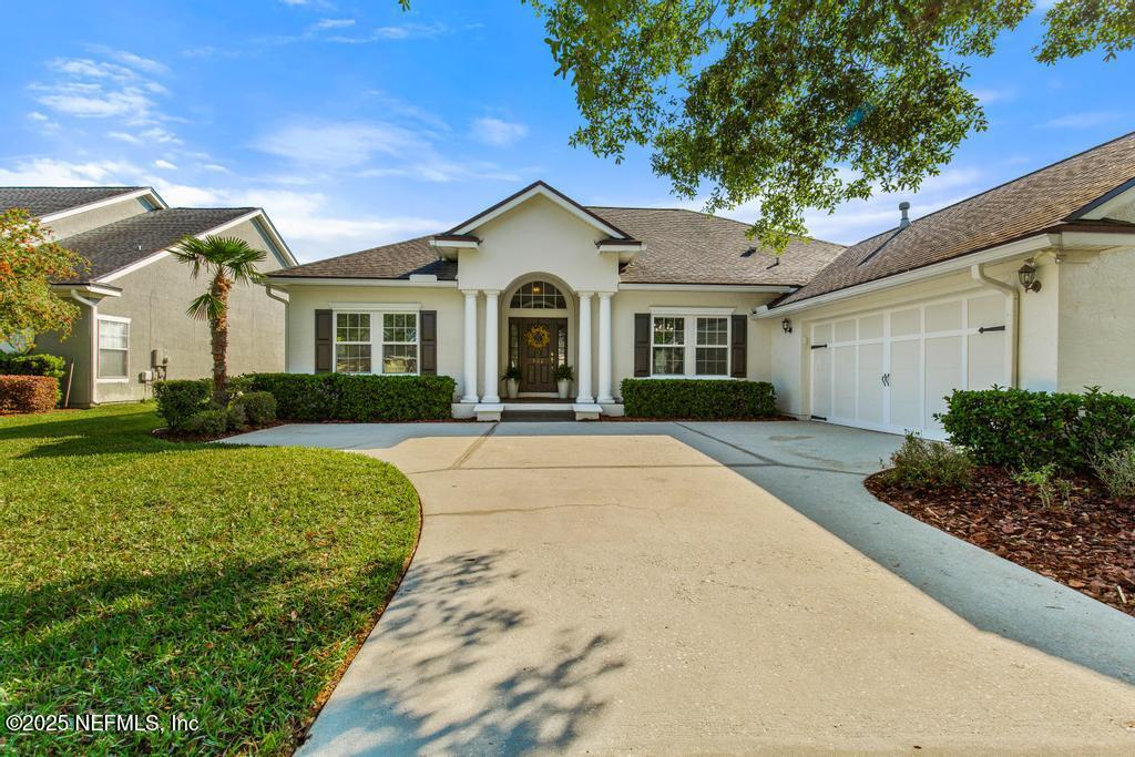 902 EAGLE POINT Drive