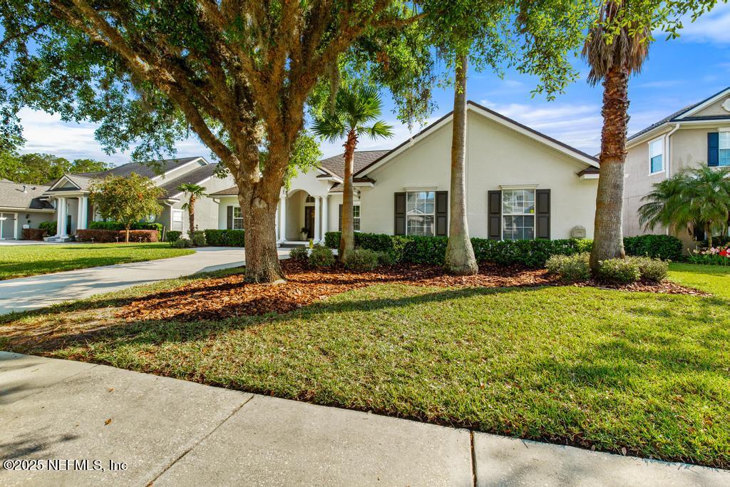 902 EAGLE POINT Drive