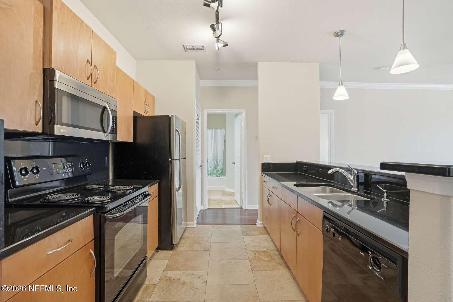 8290 GATE Parkway 512