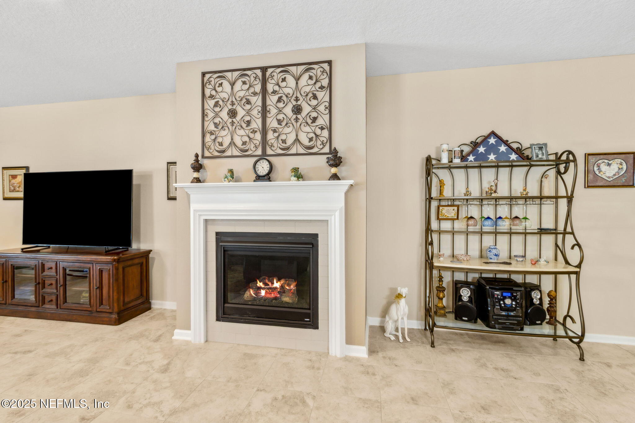 94915 WINDFLOWER Trail