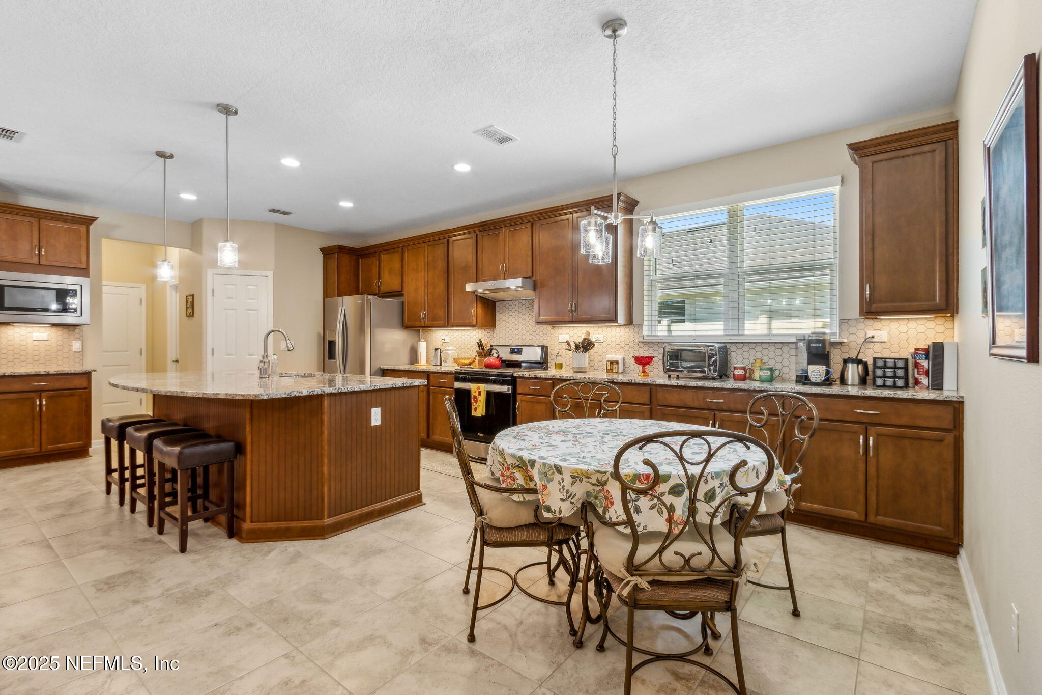 94915 WINDFLOWER Trail