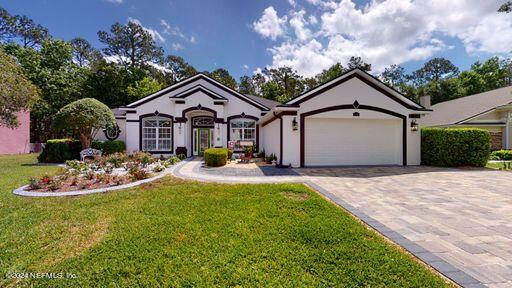Jacksonville, FL home for sale located at 9035 Hampton Landing Drive E, Jacksonville, FL 32256