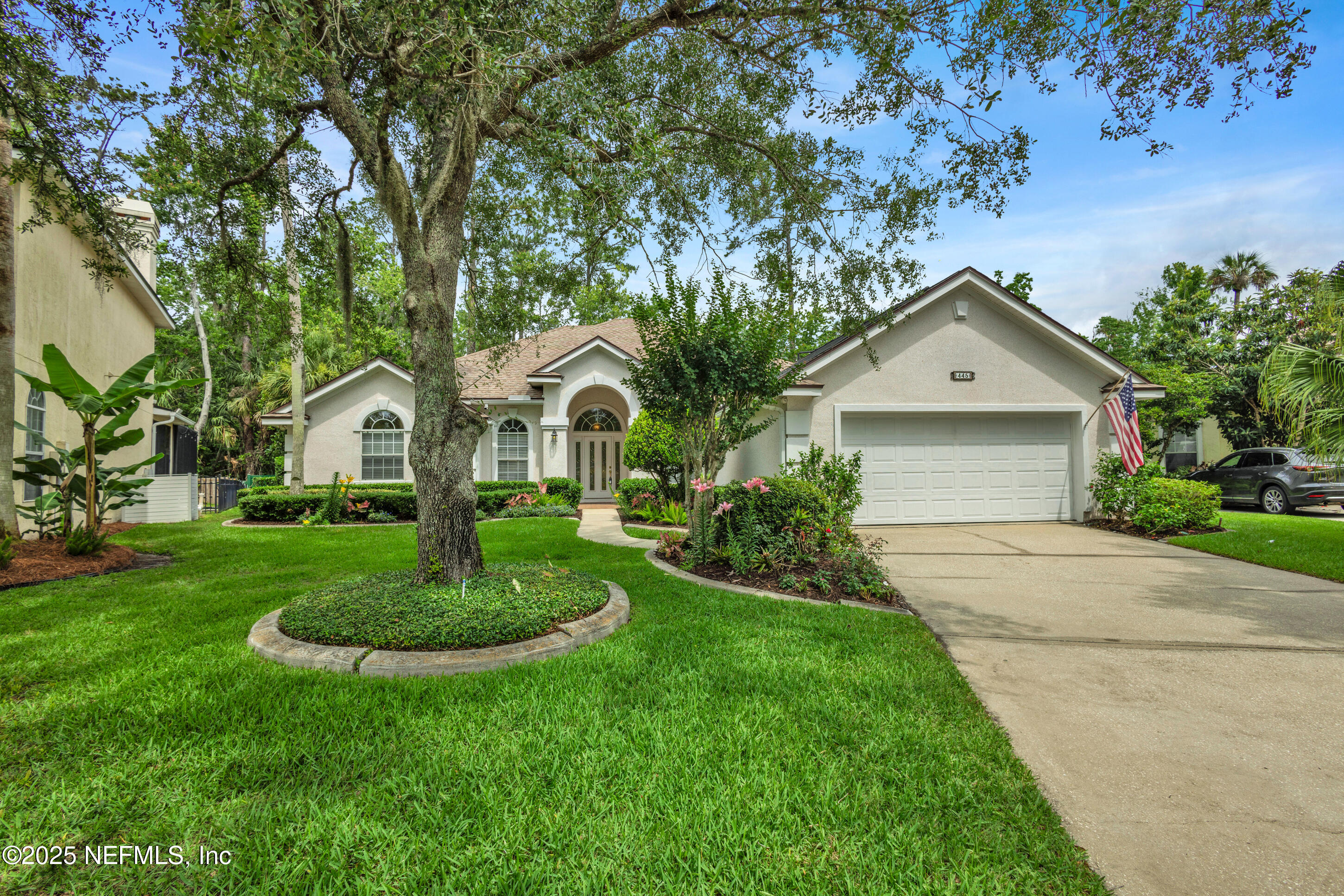 445 W MILL CHASE Court
