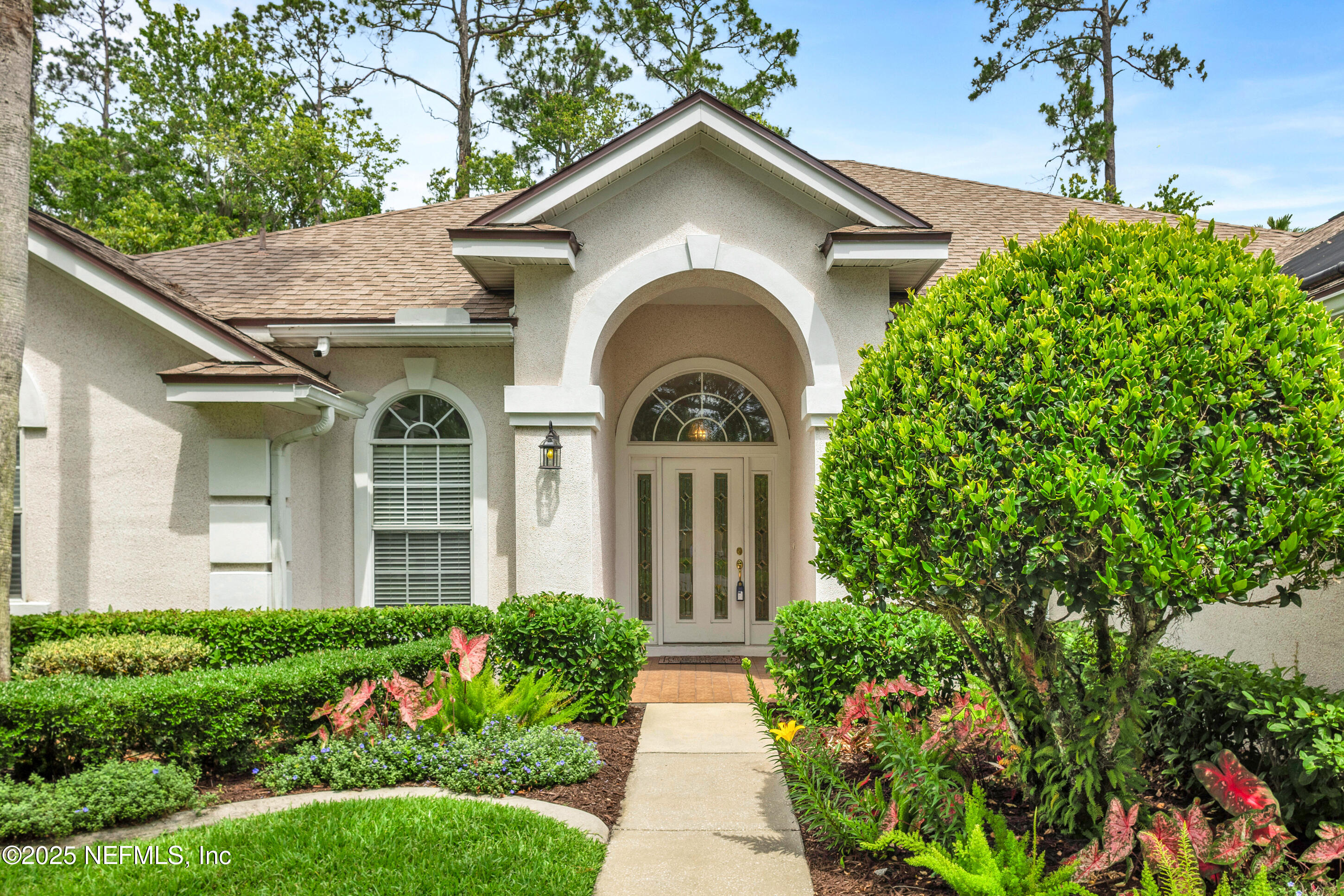 445 W MILL CHASE Court