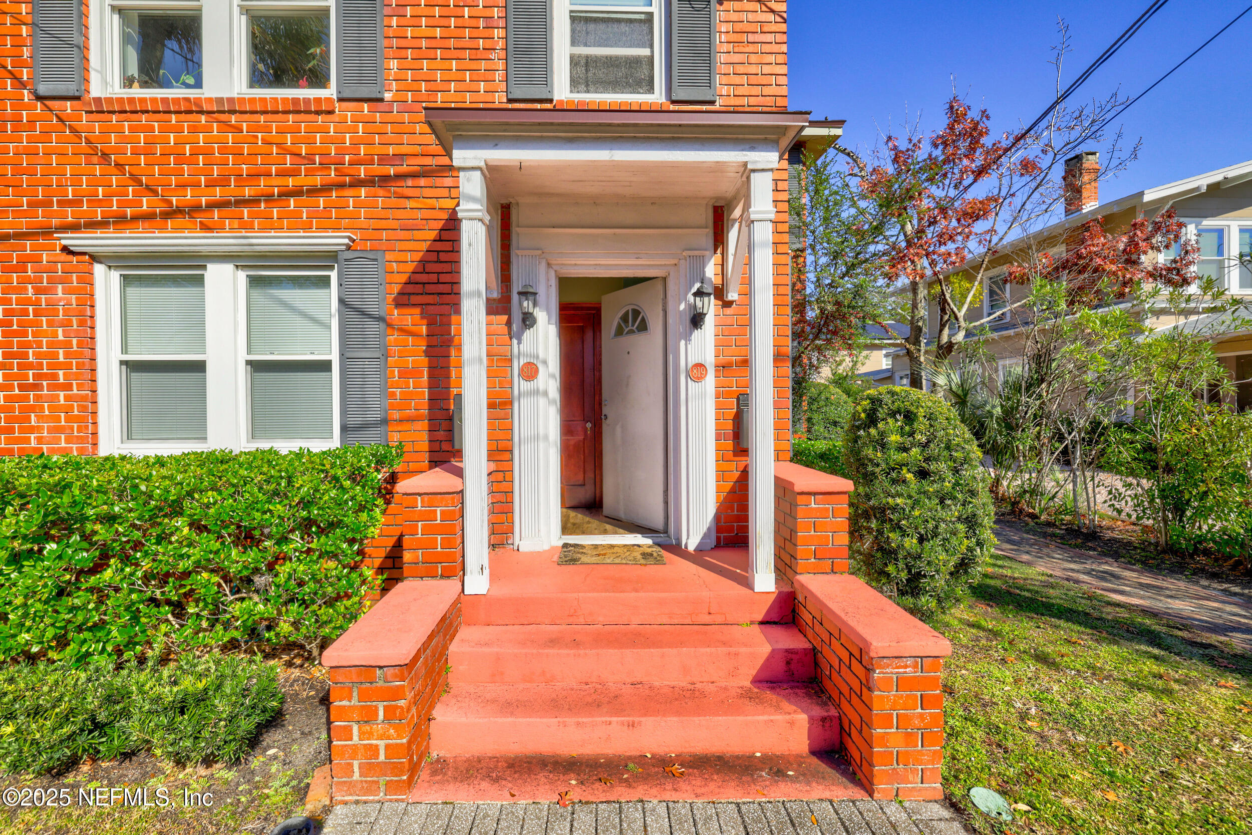 817 CEDAR Street