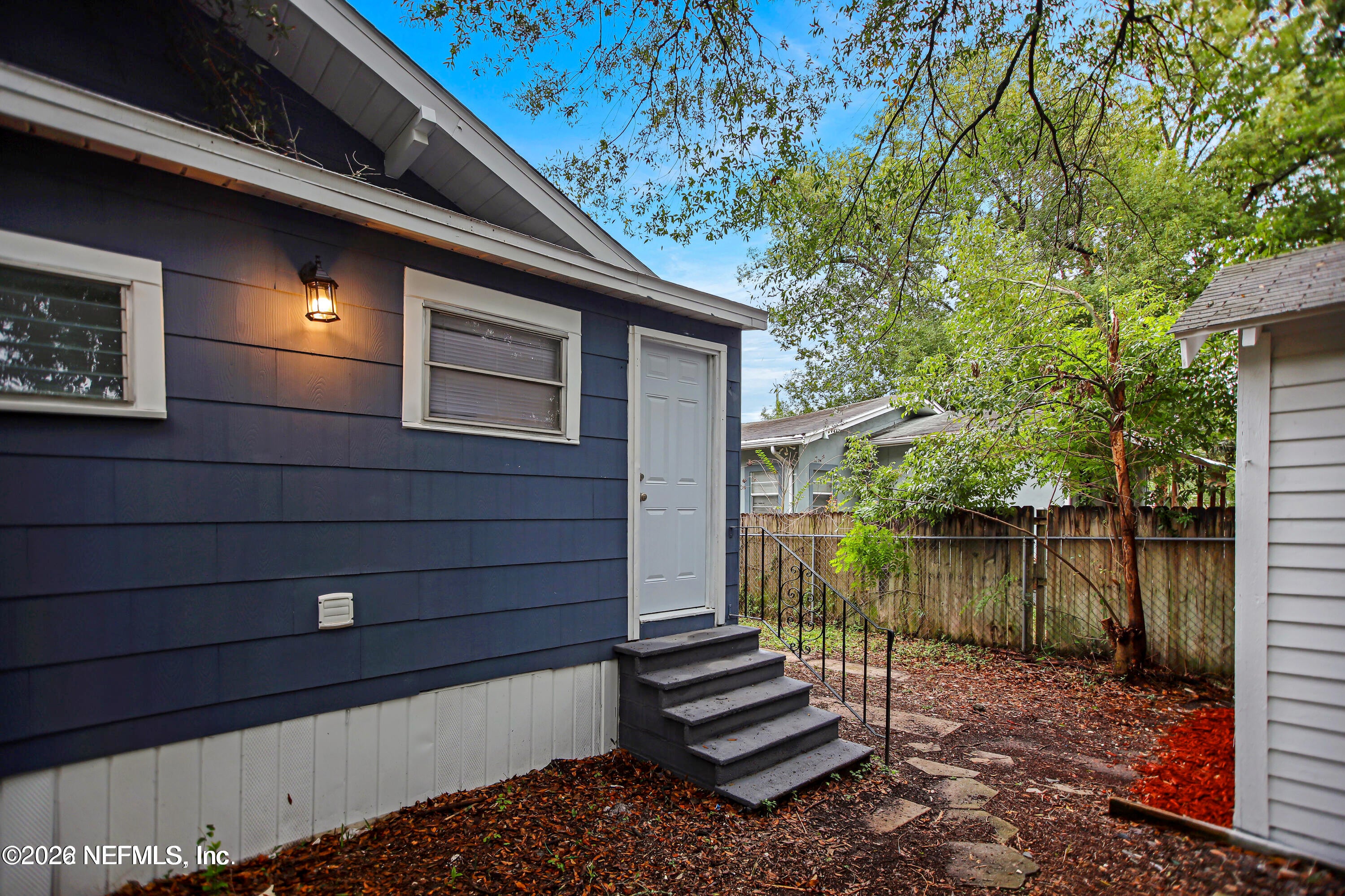 312 W 25 Street