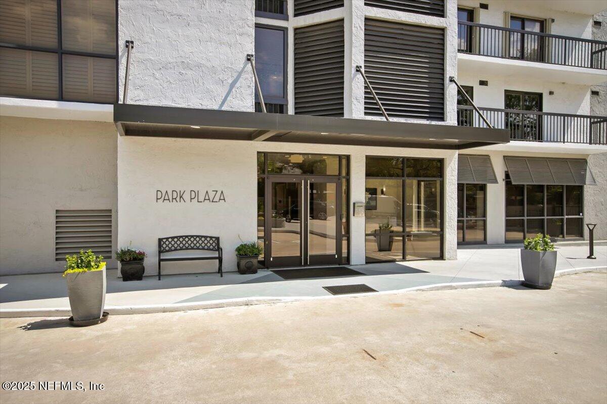 505 LANCASTER Street 5C