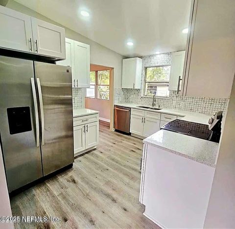 7018 ARQUES Road Jacksonville FL 32205