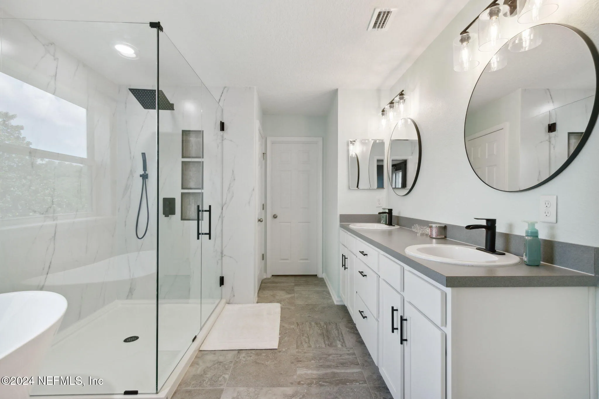 Green Cove Springs, Florida 32043, United States, 5 Bedrooms Bedrooms, ,3 BathroomsBathrooms,Residential,Active,32641