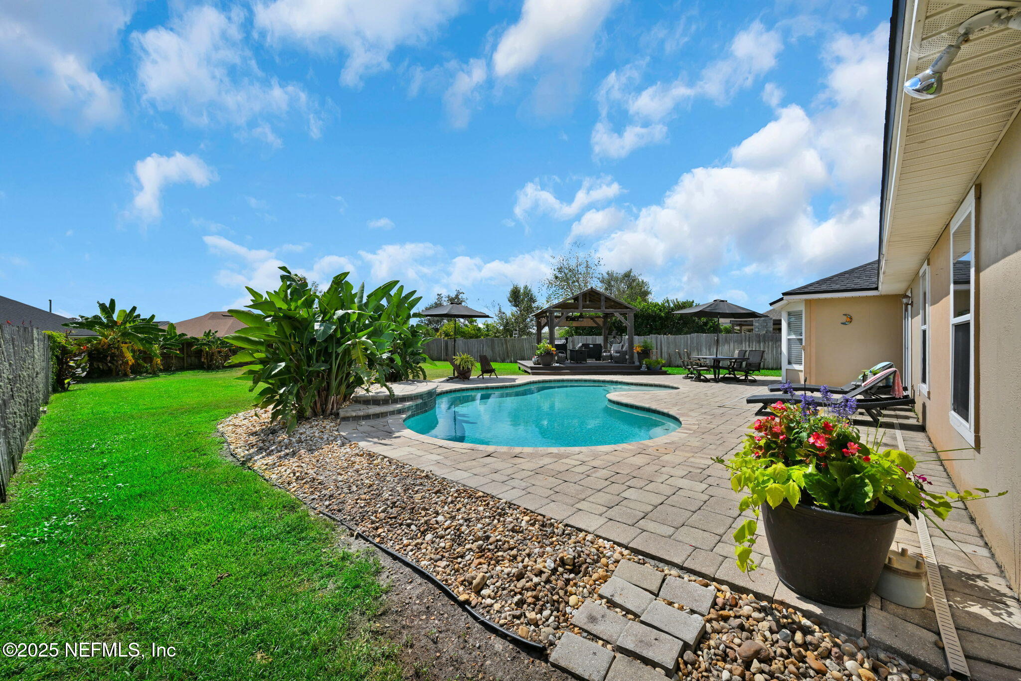 2609 ROYAL POINTE Drive