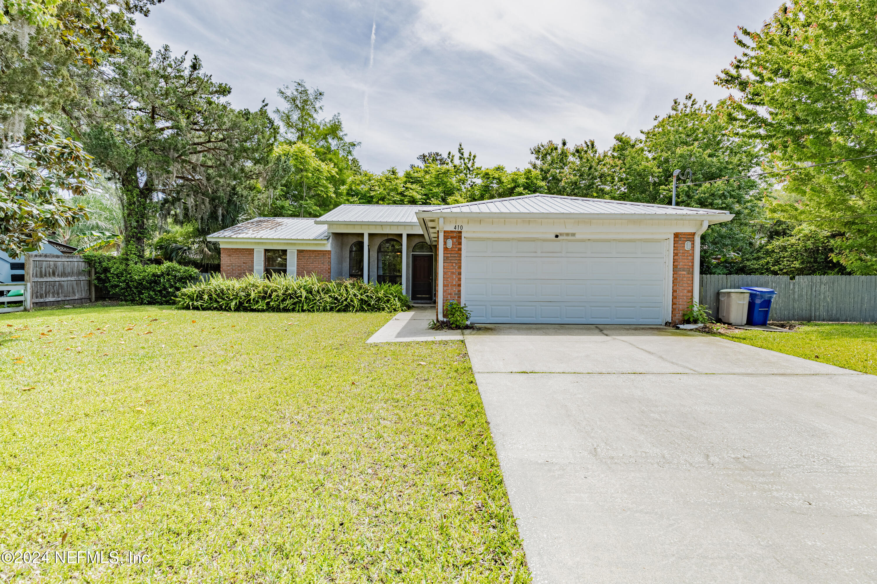St Augustine, FL home for sale located at 410 Tanager Road, St Augustine, FL 32086