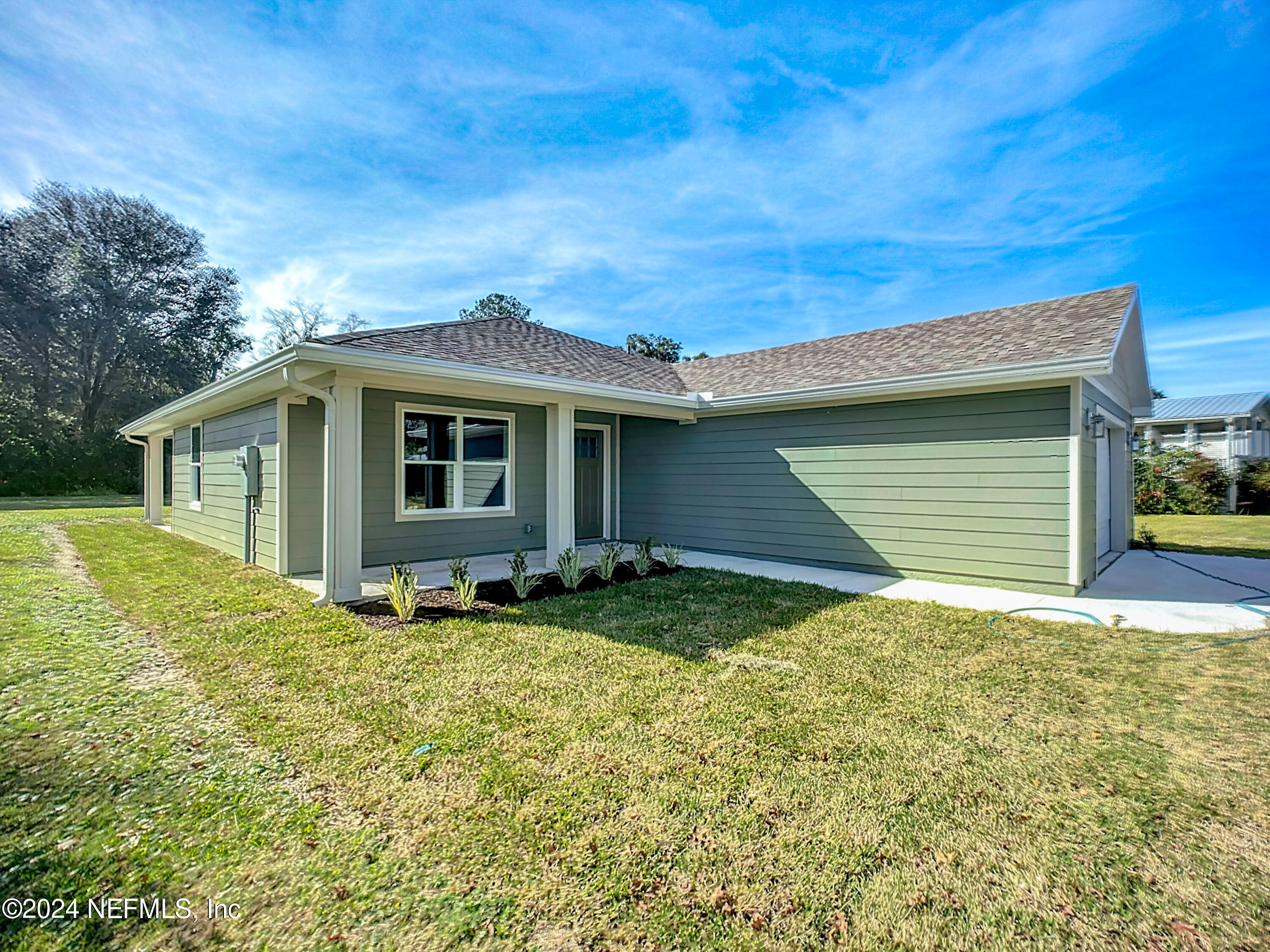 Satsuma, FL home for sale located at 117 Lake Margo Drive, Satsuma, FL 32189