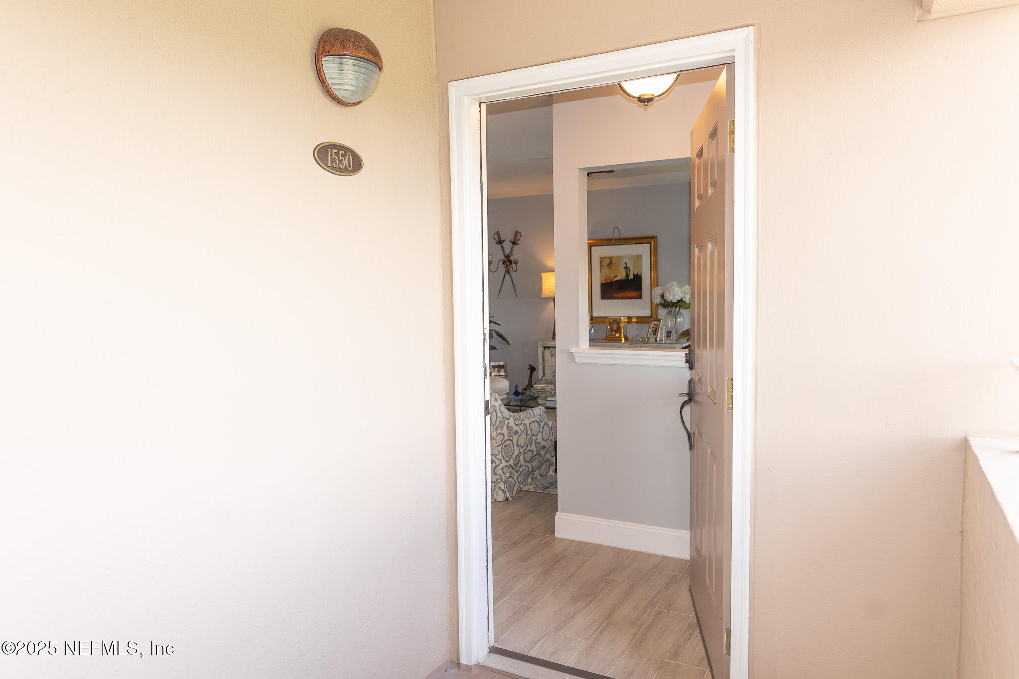 1550 LE BARON Avenue 1550