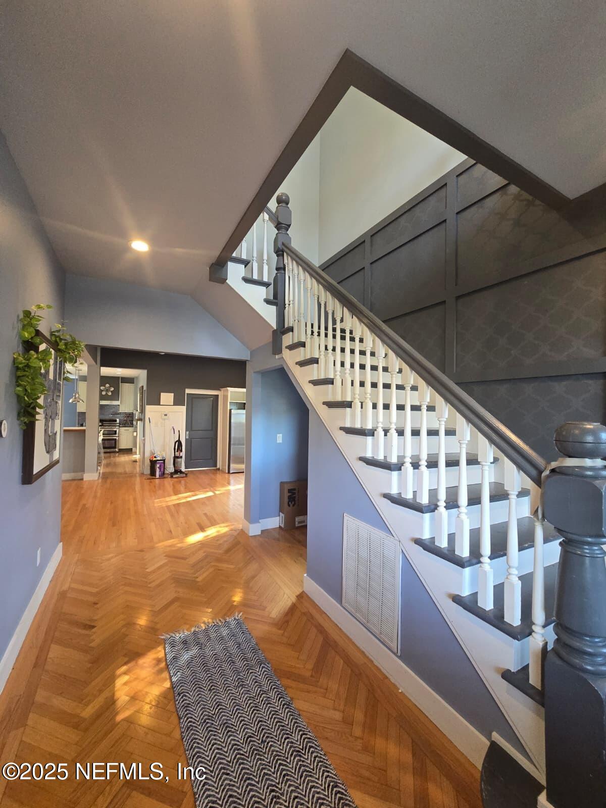 252 E 3RD Street E