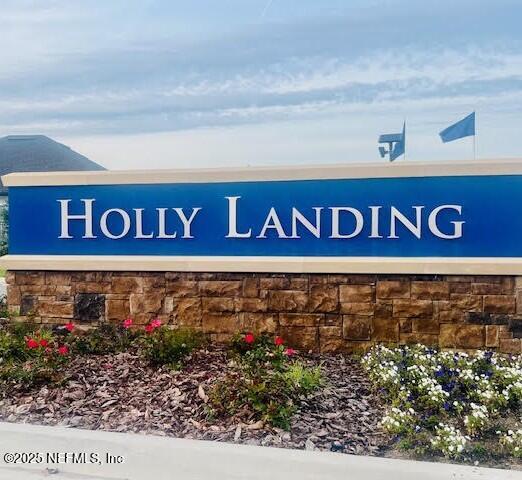 305 HOLLY LANDING Way