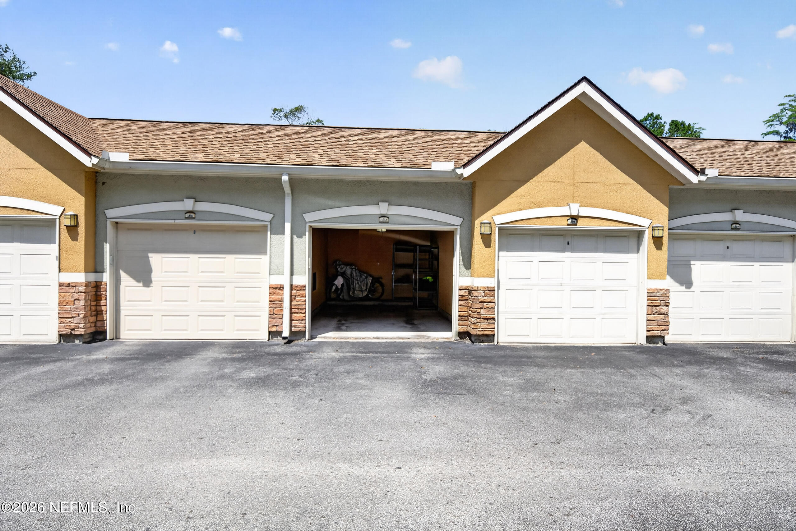 8539 GATE Parkway W 9439