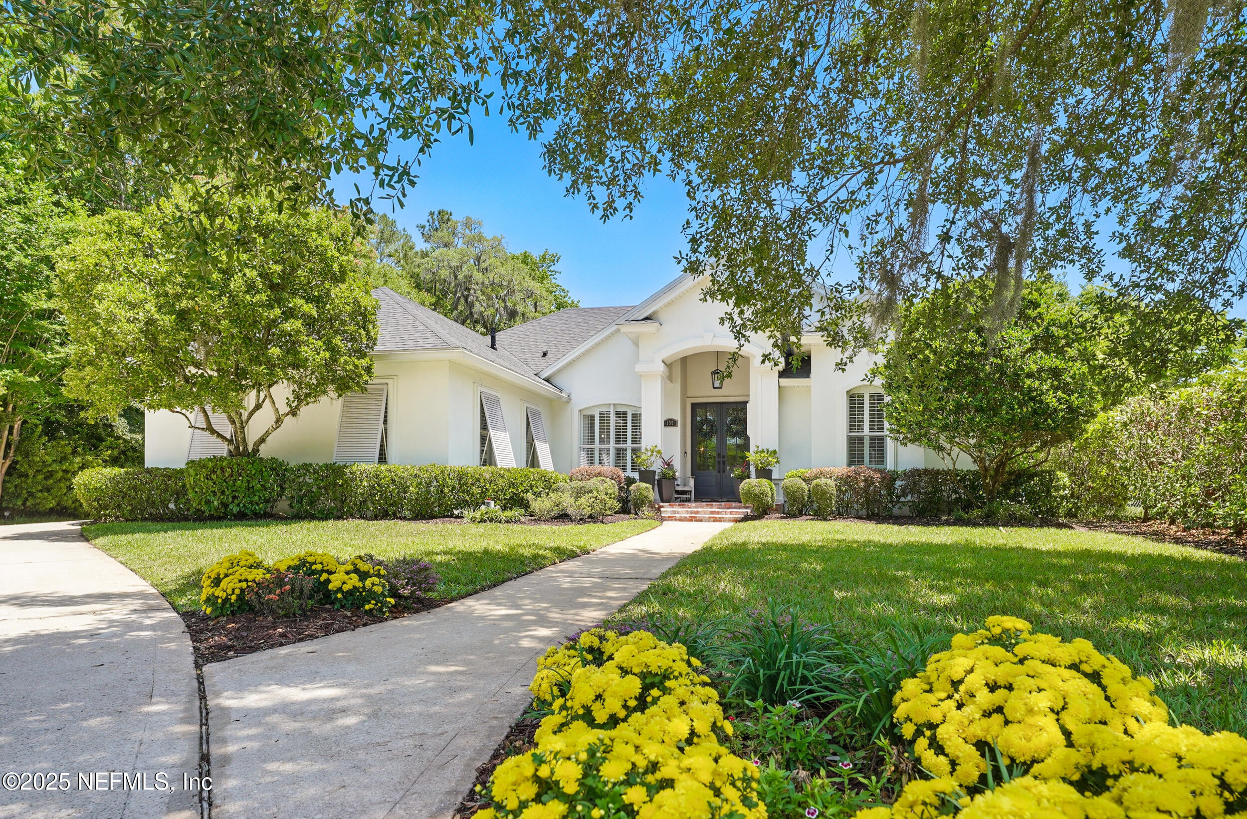 150 A N ROSCOE Boulevard