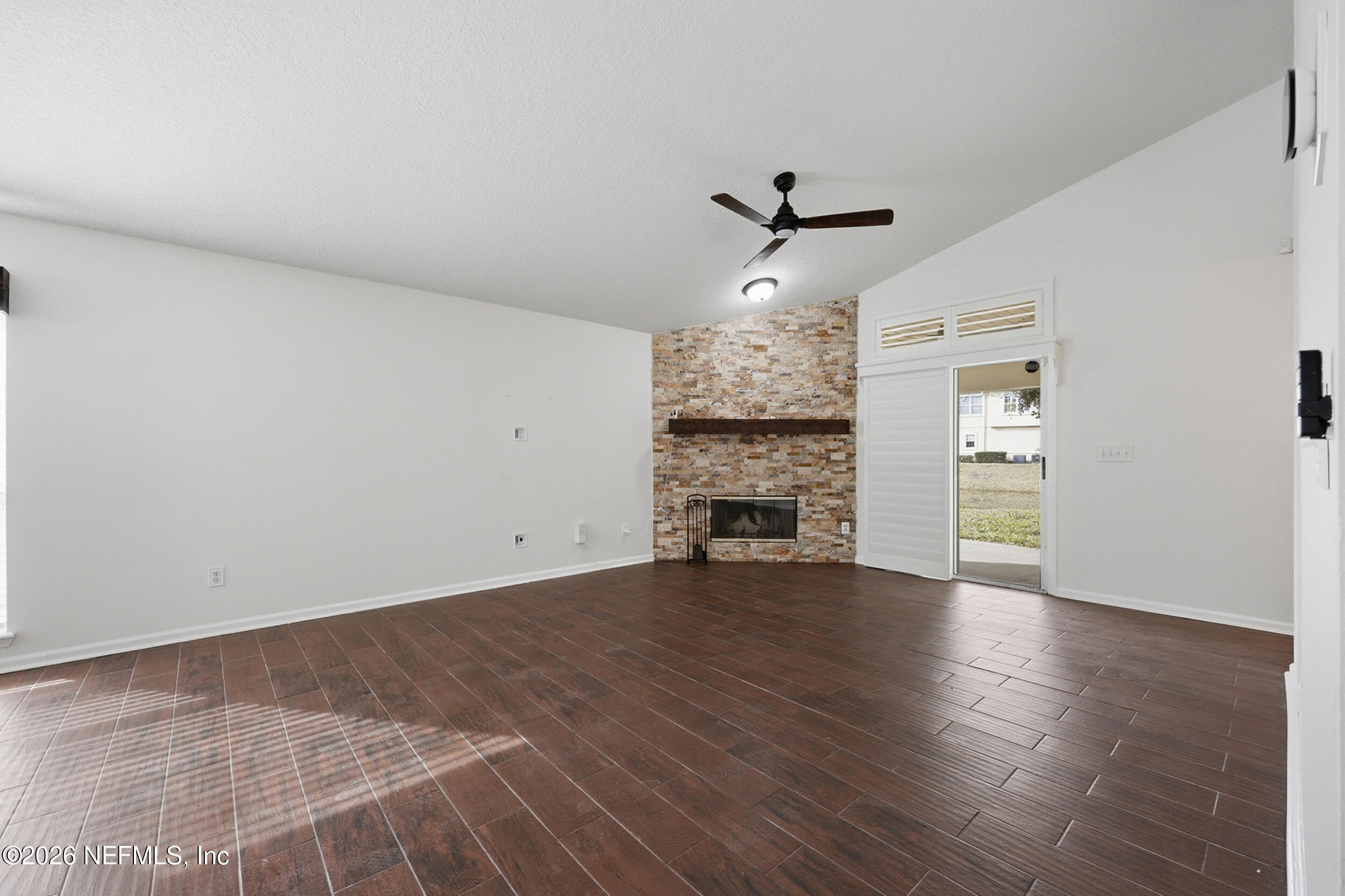 1806 FOREST CREEK Drive