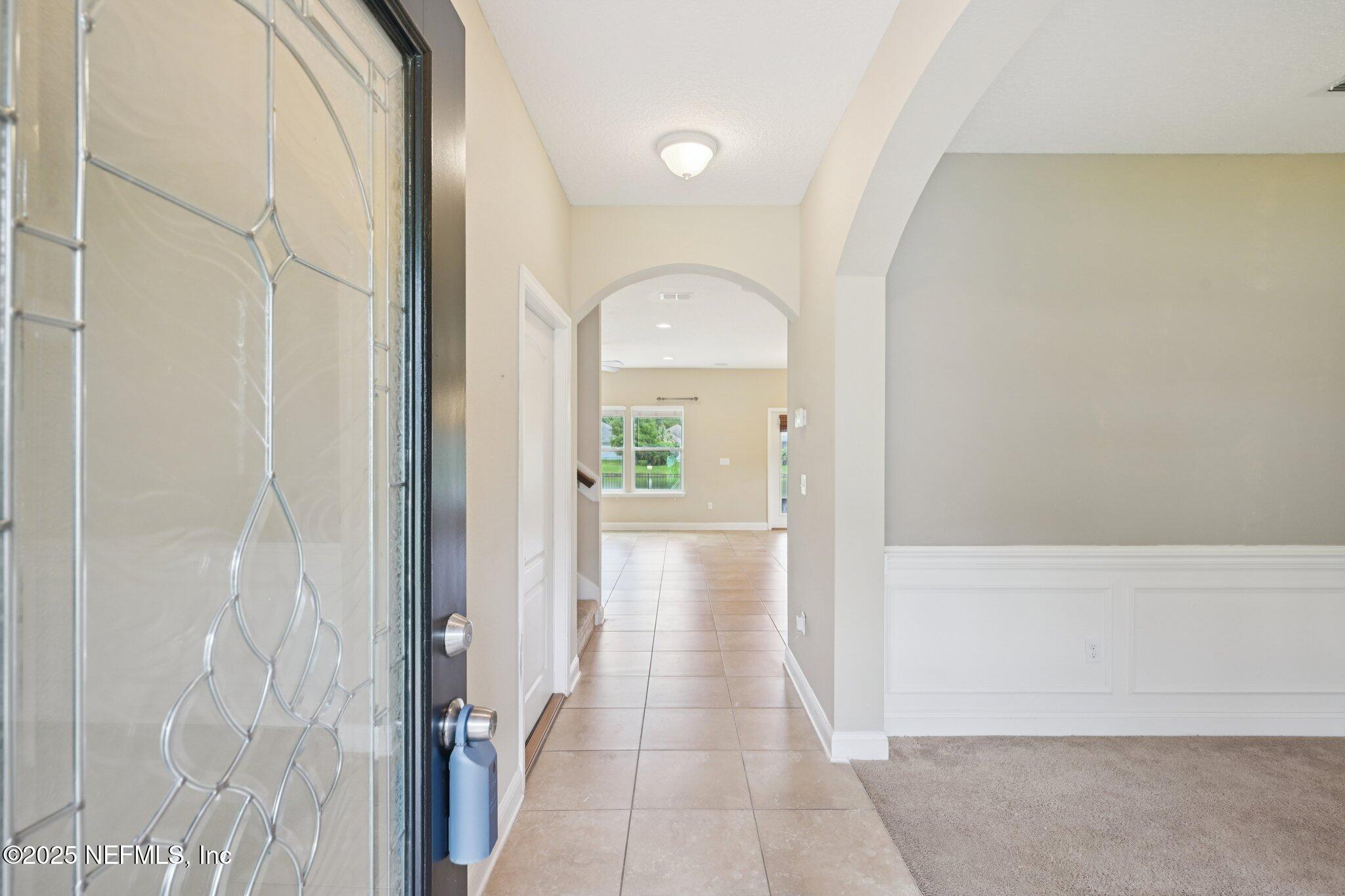 542 E KINGS COLLEGE Drive