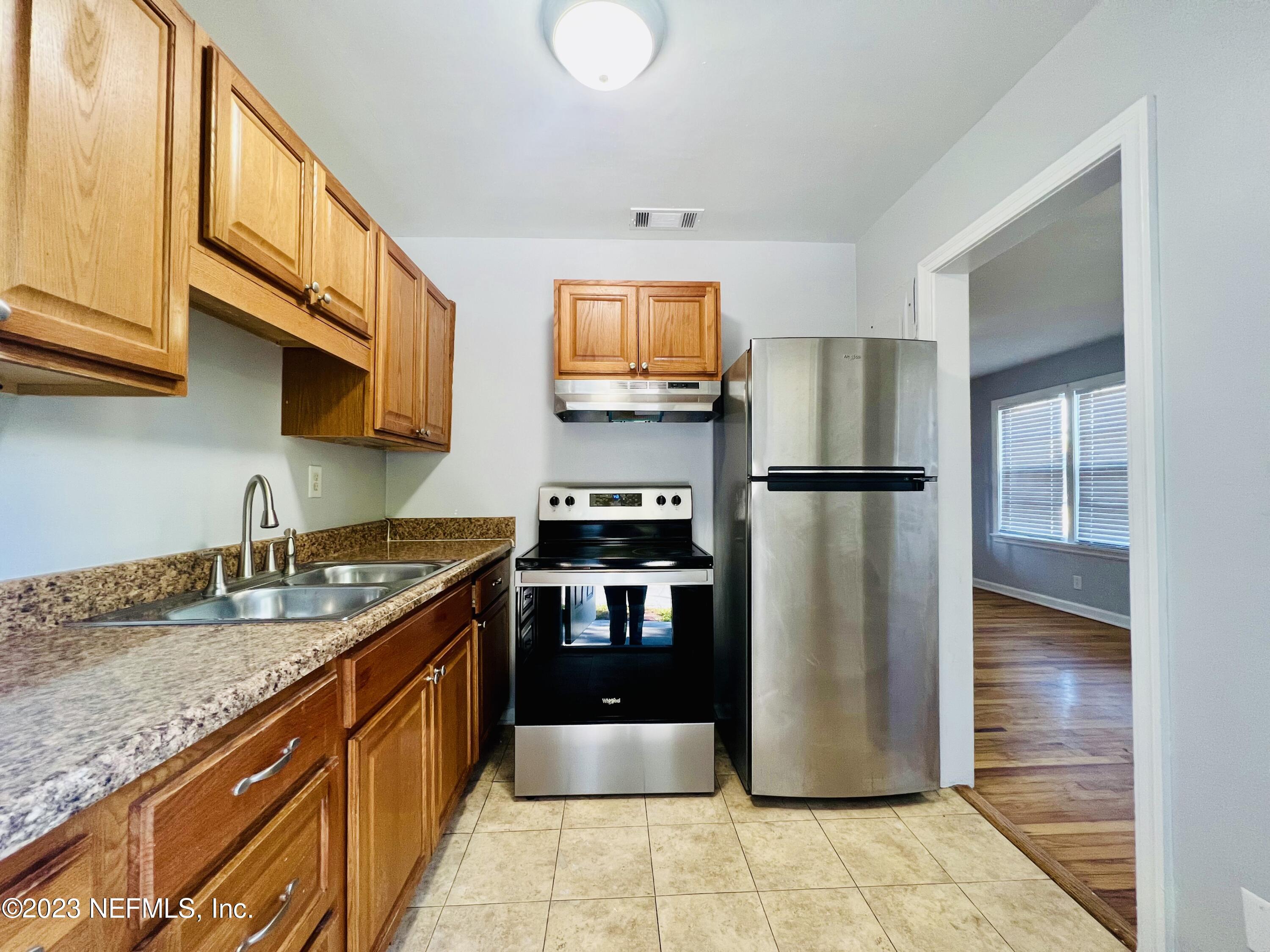 2105 KINGSWOOD Road